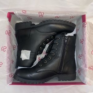 Brand new (UNWORN) black combat boots, size 9